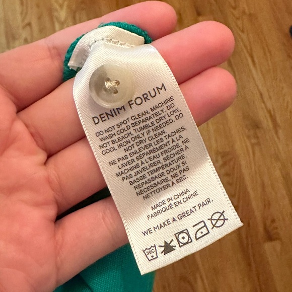 Aritzia Denim Forum Kelly green cropped button down - Picture 5 of 6